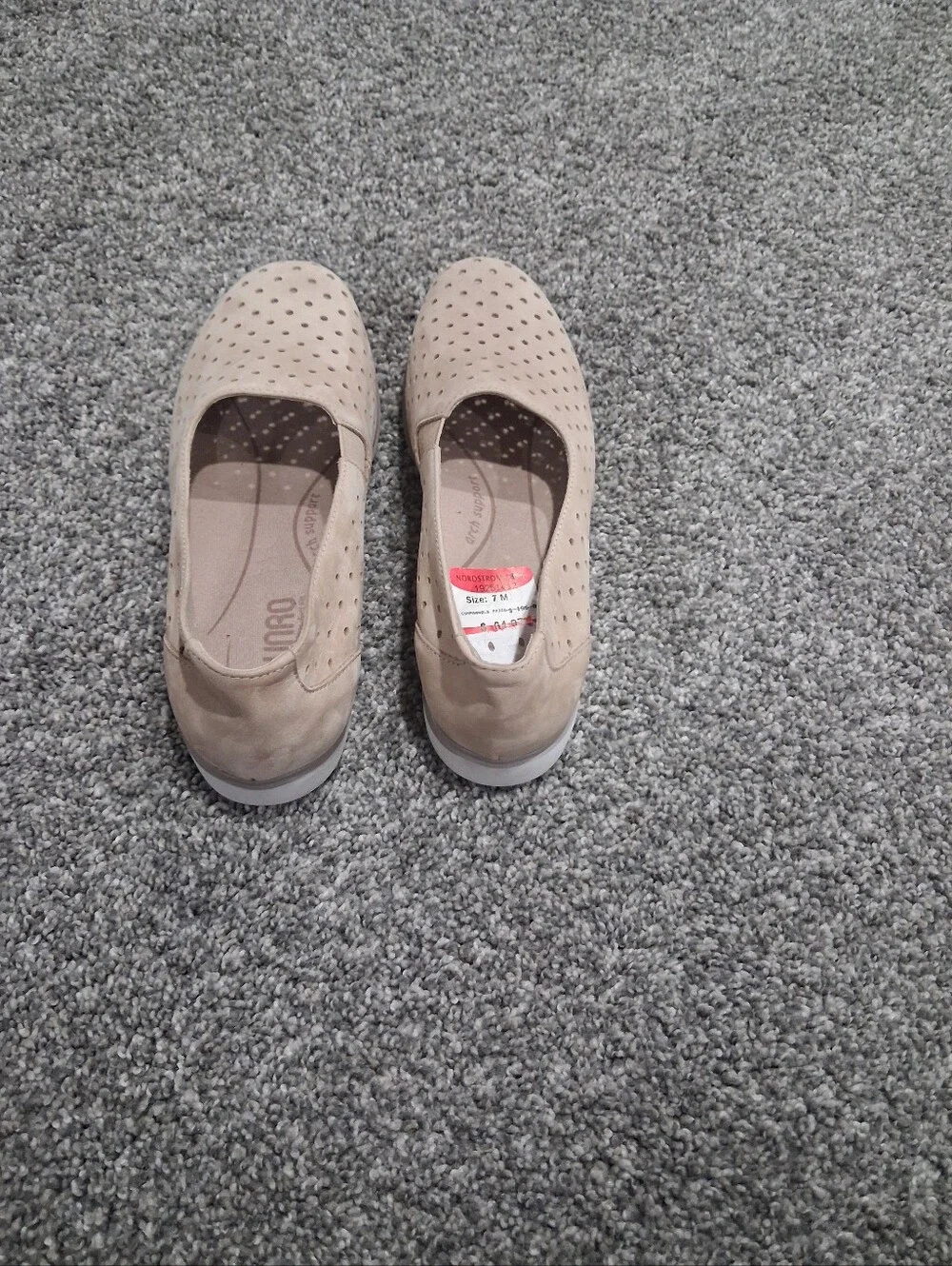 Munro Ridley Perforated Slip On Sneaker. Light Taupe Nubuck Leather. Size 7M NWT